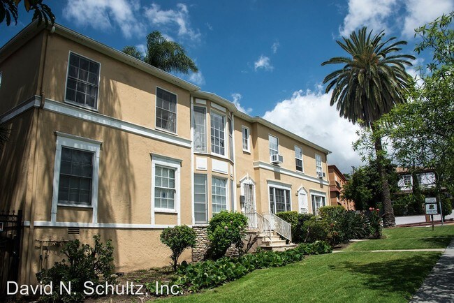 Building Photo - 2075-2077 N Vermont Ave