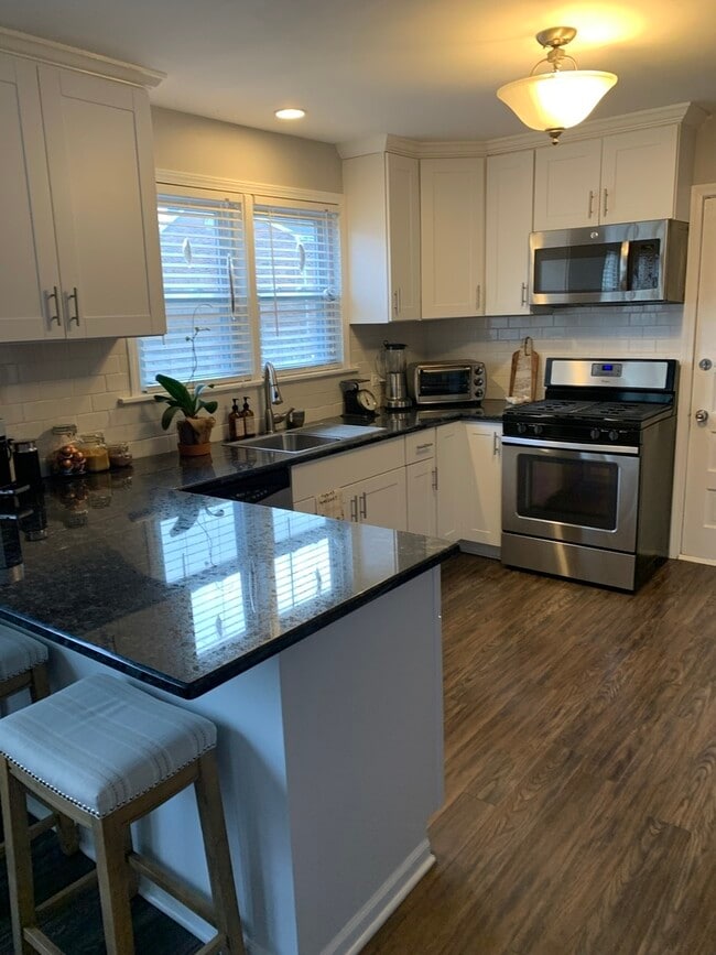 Building Photo - 146 N Brockway St