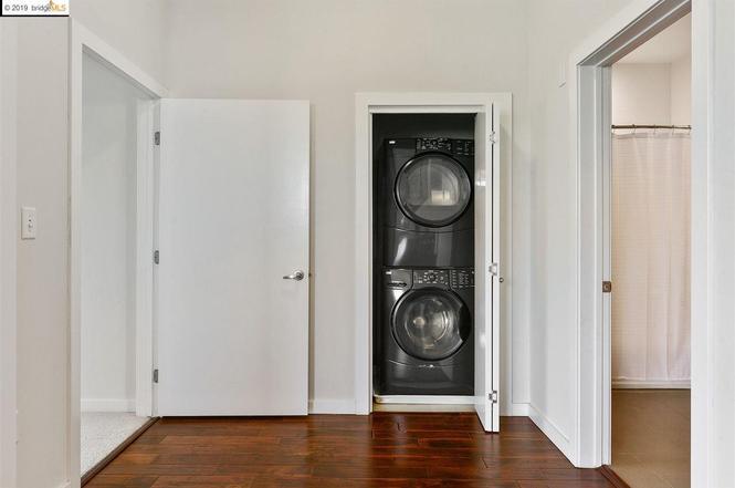 Building Photo - 1001 46th St