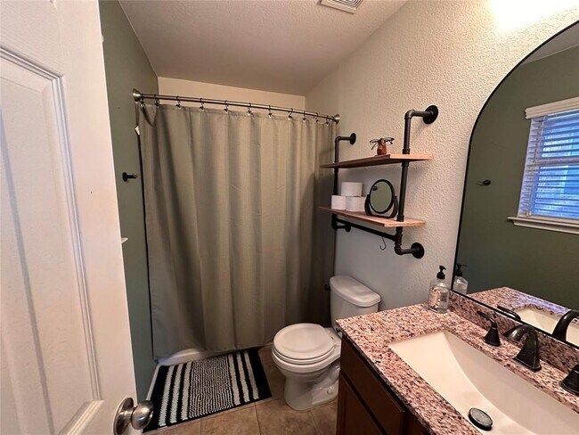Building Photo - 484 Moonwalker Trail
