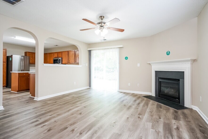 Building Photo - 70 Brookhaven Dr