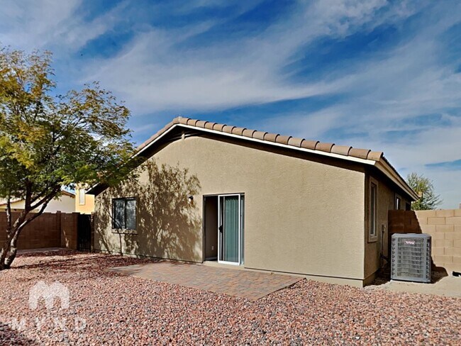 Building Photo - 10413 W Miami St