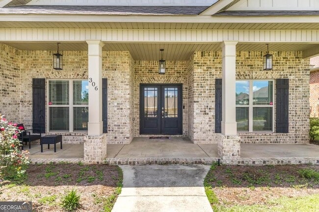 Building Photo - 306 Rustic Live Oak Trl