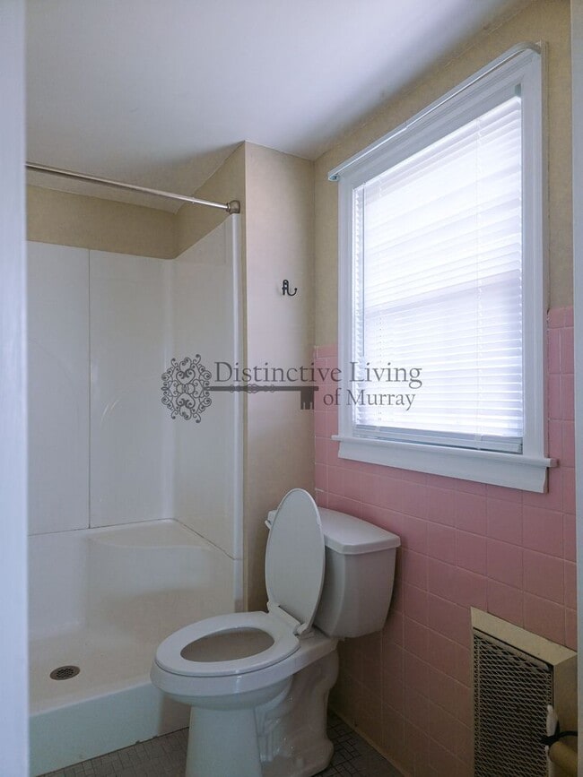 Building Photo - Attention Front Porch Sittin' Lovers- 2 bed 1 bath house in the country in Hazel