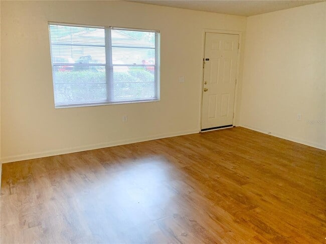 Building Photo - 1213 NW 39th Ave