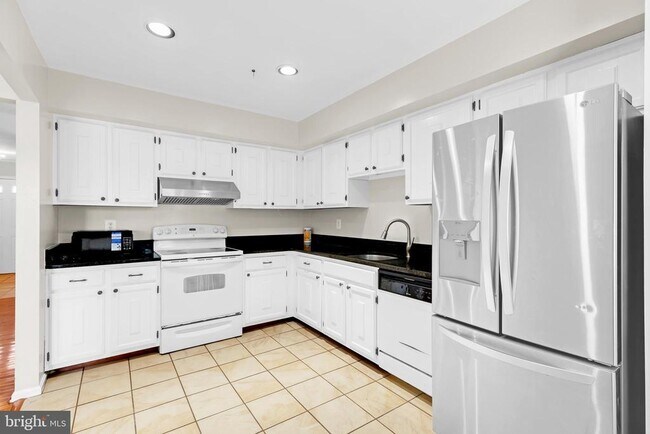 Building Photo - 5547 Cabat Lake Ct