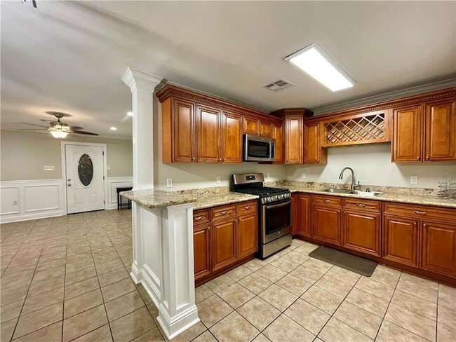 Building Photo - 2309 Rosetta Dr