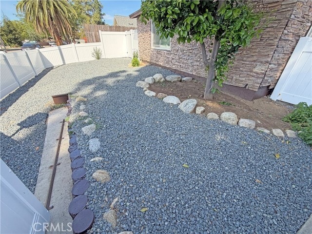 Building Photo - 621 E Pine St