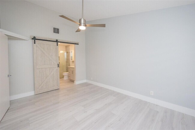 Building Photo - 50 Desford Ln