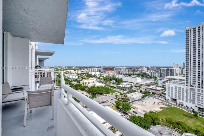 Building Photo - 275 NE 18th St