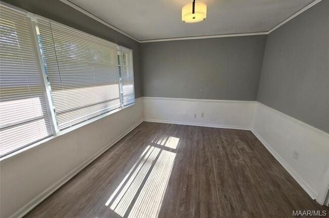 Building Photo - 2786 Crestview Ave
