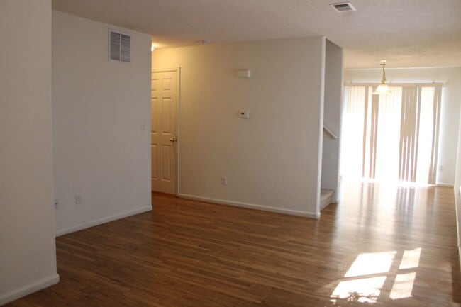 Building Photo - 3 Bedrooms, 2.5 Baths & a Layout Designed for Living