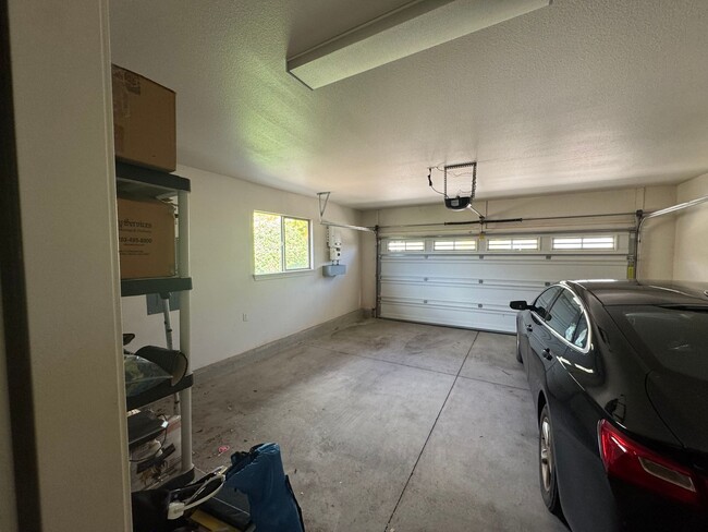 Building Photo - Beautiful 3-Bedroom & 3-Bathroom (Kapolei,...