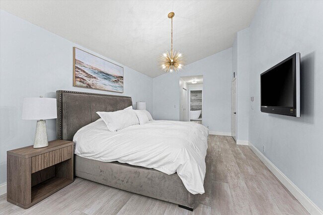 Building Photo - 10112 Aqua Vista Way