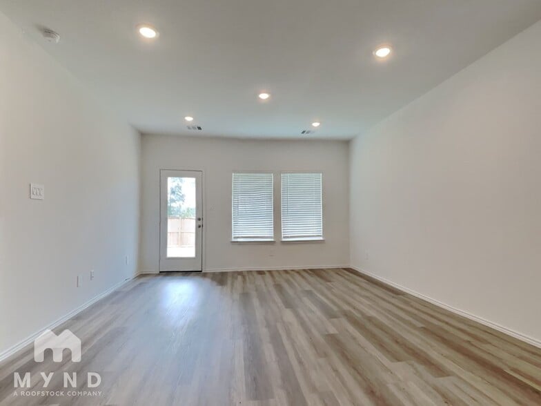 Building Photo - 23792 Patchouli Ter Dr