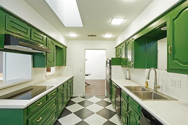 Building Photo - 3217 Squireswood Dr