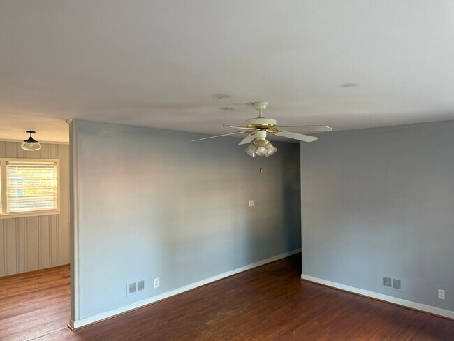 Building Photo - 651 Chesnee Hwy