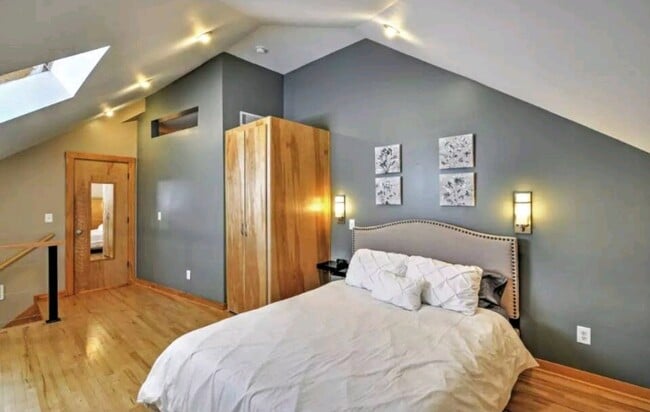 Bedroom - 692 Kirkwood Ave SE