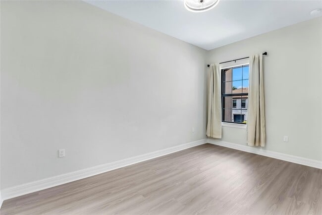 Building Photo - 4828 Chantilly Rd