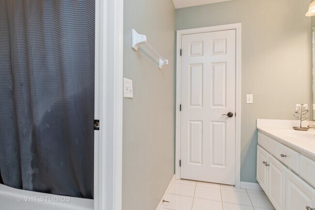 Building Photo - 2328 Simsbury Ct