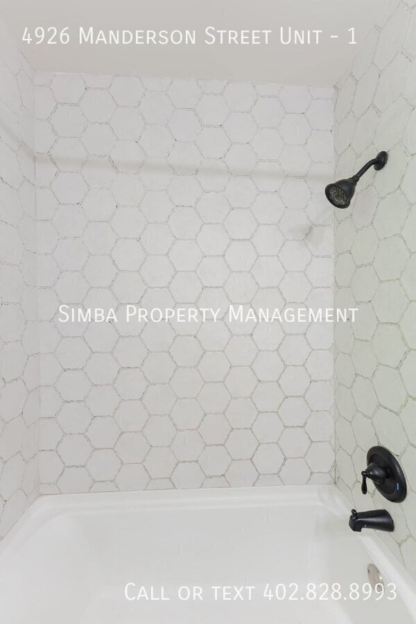 Building Photo - 4926 Manderson St