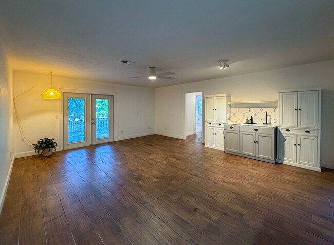 Building Photo - Pet Friendly 3BR/2BA House in Desirable Turkey Creek