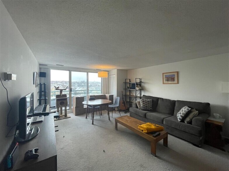 Building Photo - 155 Beacon St