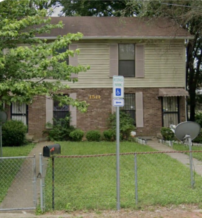 Building Photo - 1511 10th Ave N