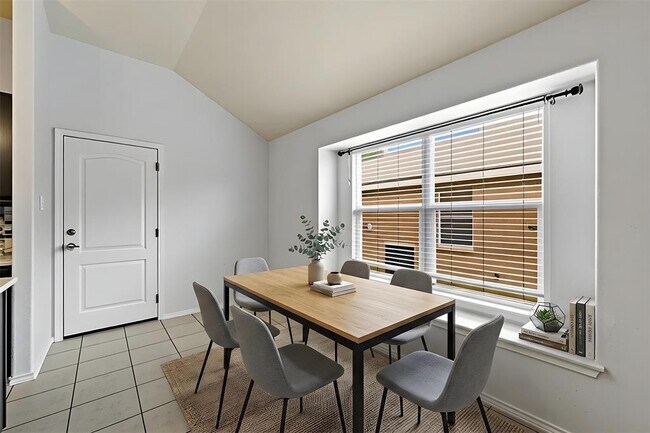 Building Photo - 1207 Cherrywood