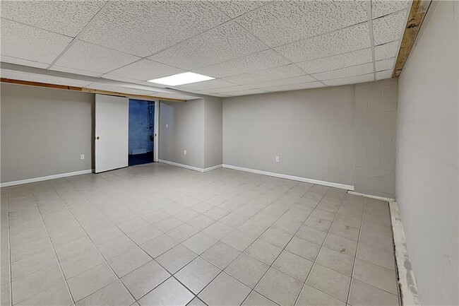 Building Photo - 151 Castleair Dr NE