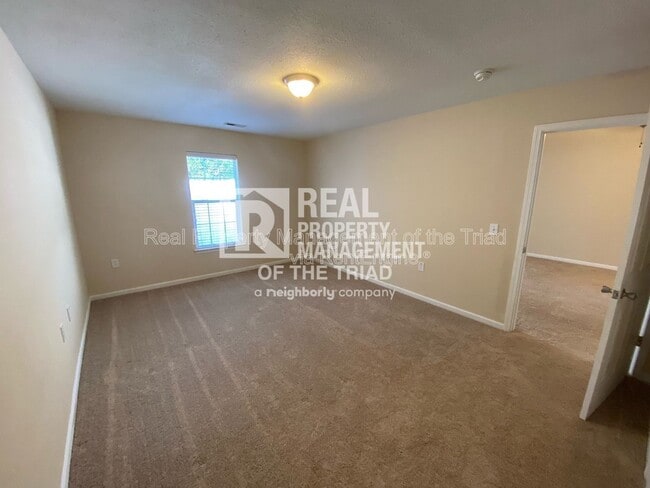 Building Photo - 3389 Hyde Place Cir