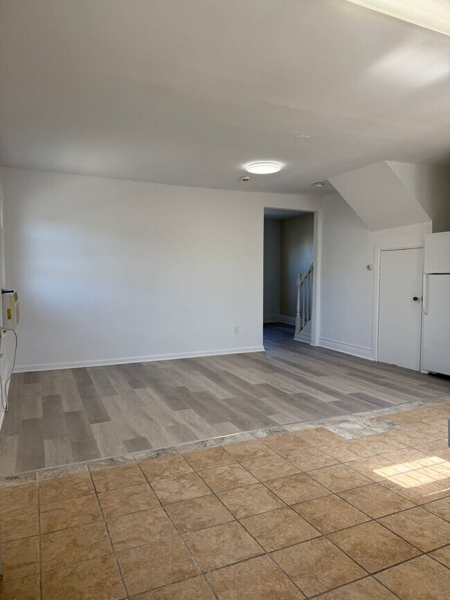 Building Photo - 384 Glenwood Ave