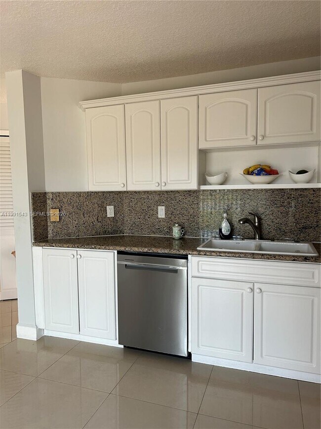 Building Photo - 15065 SW 108th Terrace