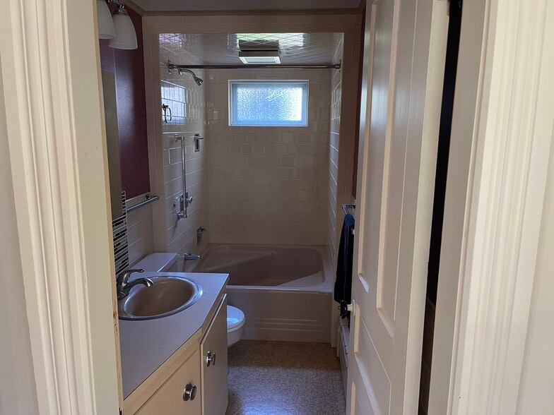 Bathroom- First Floor - 256 Main St