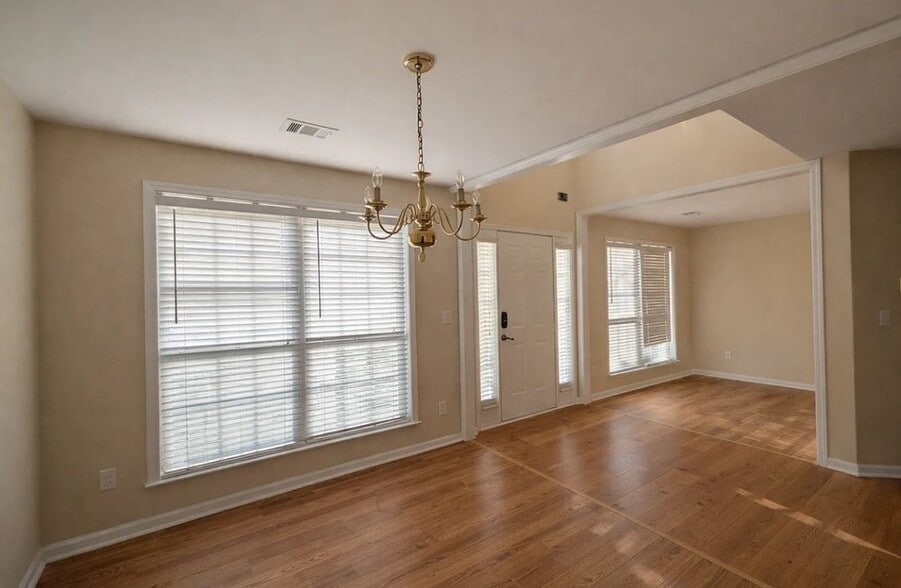 Building Photo - 2648 Morgan Lake Dr NE
