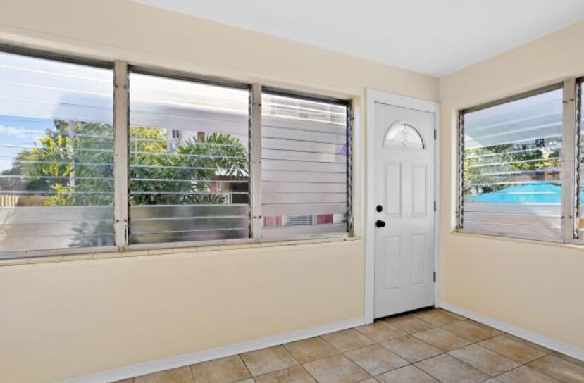 Building Photo - 3452 9th Ave N