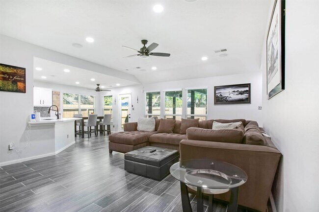 Building Photo - 1507 Buchans Dr