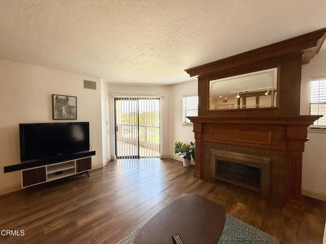 Building Photo - 615 Island View Cir