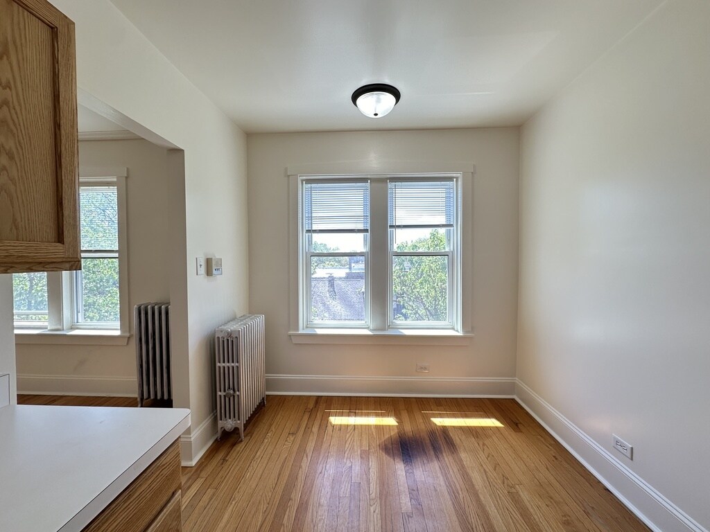 Building Photo - 2856 W Cullom Ave
