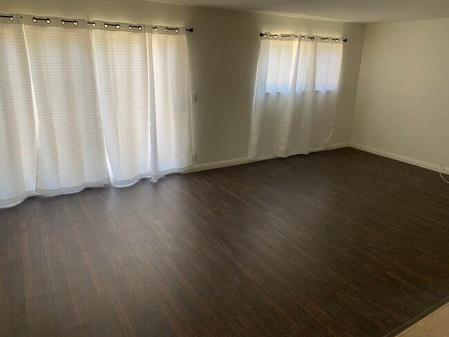 Building Photo - 26622 Saddleback Dr