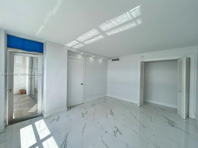 Building Photo - 6039 Collins Ave