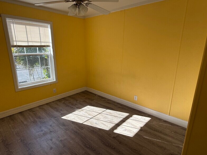 Building Photo - 128 Park Blvd