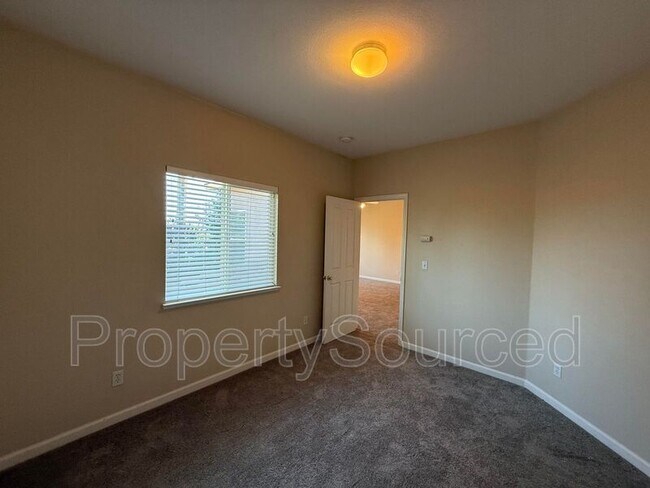 Building Photo - 2080 Picadilly Ct