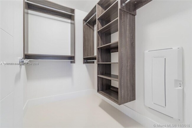 Building Photo - 2960 NE 207th St