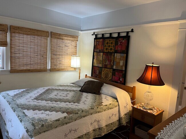 Building Photo - 316 E Colorado Blvd