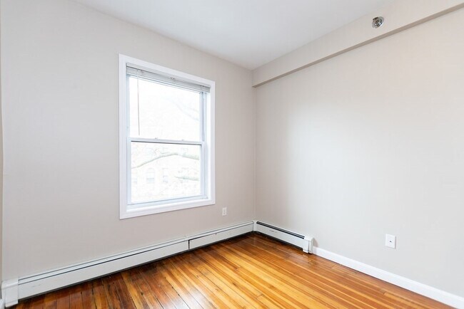 Building Photo - 168 Allston St