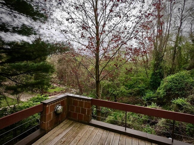 Building Photo - 8/1 Mid Century Modern Private House Bordering Frick Park. 1 of a kind.