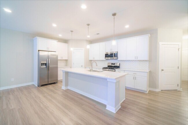 Building Photo - Brand New Construction Luxury Townhome in Pineville