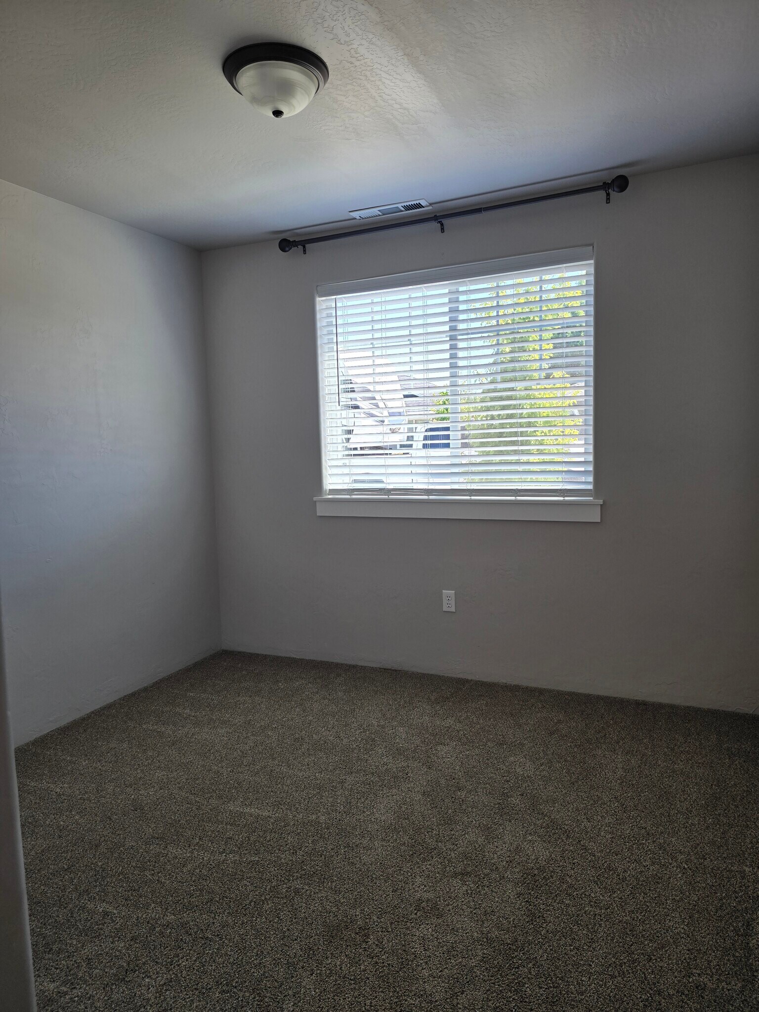 3rd bedroom - 983 Stonewater Dr