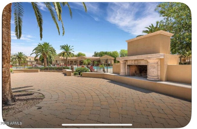 Building Photo - 1367 S Country Club Dr